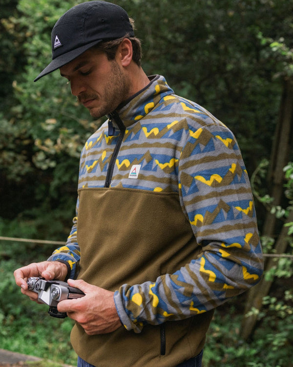 Passenger Set Off Recycled Polar 1/4 Zip Fleece